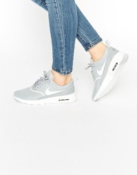 Кроссовки с серой и белой отделкой Nike Air Max Thea