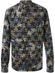 камуфляжная рубашка со звездами Valentino