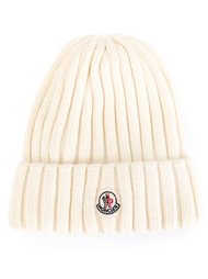 вязаная шапка в рубчик Moncler