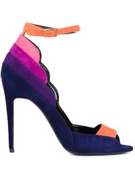 'Roxy' pumps Pierre Hardy