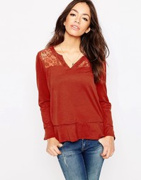 Топ с V-образной горловиной и вырезом на плечах Only - Красная охра