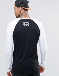 Лонгслив с контрастными рукавами реглан и принтом NYC ASOS - Черный