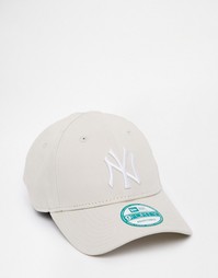 Кепка с регулируемым ремешком New Era 9Forty NY Yankees - Бежевый