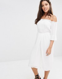 Комбинезон из жатого хлопка с открытыми плечами и кюлотами Missguided