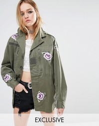 Куртка в стиле милитари с нашивками Reclaimed Vintage - Хаки