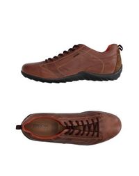 Низкие кеды и кроссовки Geox