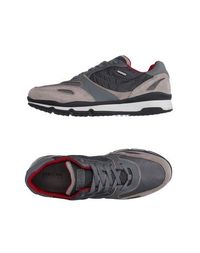 Низкие кеды и кроссовки Geox