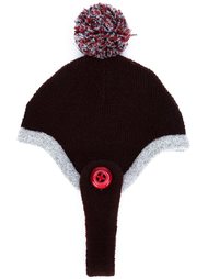 pompom chin strap beanie Minjukim