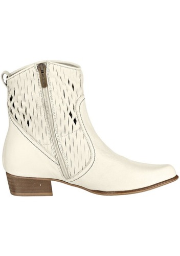 Женские полусапожки с перфорацией