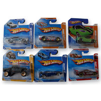 Подарок Машинка Hot Wheels из базовой коллекции, в ассортименте Mattel
