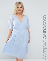 Платье миди с кейпом, запахом и плиссированной юбкой ASOS CURVE