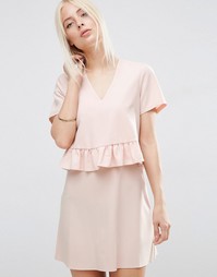 Двухслойное платье с короткими рукавами и оборкой ASOS - Blush