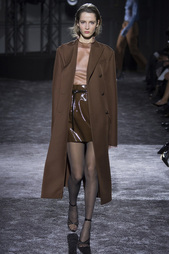 Шелковая блузка Nina Ricci