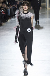 Платье с перьями Christopher Kane
