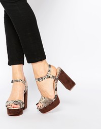 Сандалии на каблуке и платформе Truffle Collection Regan