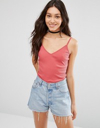 Топ в рубчик с бретельками ASOS - Малиновый