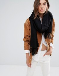 Черный тканый шарф с шевронным узором и бахромой Pieces - Черный