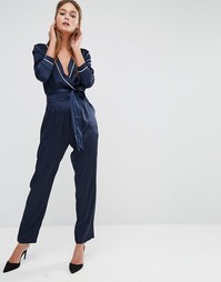 Атласный комбинезон с запахом спереди и завязкой на талии Fashion Unio