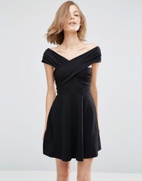 Короткое приталенное платье со спущенными плечами ASOS - Черный