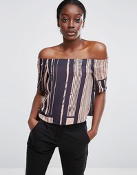 Топ в абстрактную полоску с открытыми плечами ASOS - Мульти