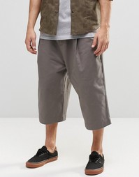 Серые укороченные брюки с широкими штанинами и складками ASOS