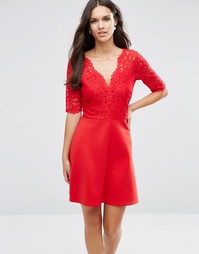 Приталенное платье с кружевным верхом ASOS - Красный