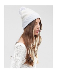 Шапка-бини с жаккардовым узором и помпоном из искусственного меха ASOS
