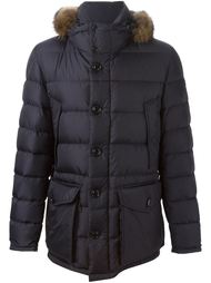 пуховик с меховой оторочкой Moncler