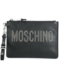 клатч с логотипом и заклепками Moschino