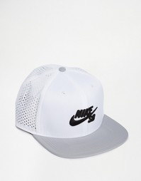 Белая кепка Nike SB Perf Trucker 629243-101 - Белый