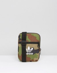 Сумка с камуфляжным принтом adidas Originals AY7765 - Зеленый