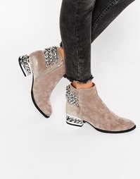 Замшевые ботильоны на каблуке с цепочкой Jeffrey Campbell