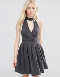 Короткое приталенное платье с отделкой горловины Wal G - Серый