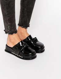 Лакированные сандалии на платформе с узелком Jeffrey Campbell