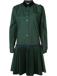 плиссированное платье-рубашка Sacai
