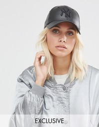 Эксклюзивная кепка из искусственной кожи New Era NY 9Forty - Черный