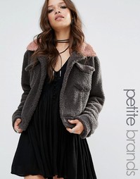 Куртка из искусственной овечьей шерсти с контрастным воротником Glamorous Petite - Серый
