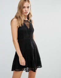 Кружевное короткое приталенное платье BCBG Generation - Черный