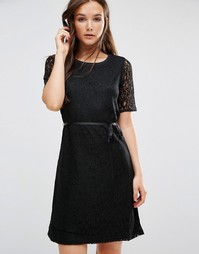 Цельнокройное платье с короткими рукавами b.Young - Черный
