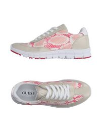 Низкие кеды и кроссовки Guess