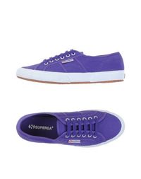 Низкие кеды и кроссовки Superga