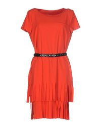 Короткое платье Moschino Cheapandchic