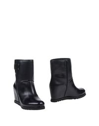 Полусапоги и высокие ботинки Marc BY Marc Jacobs