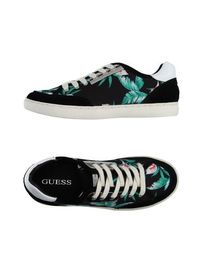 Низкие кеды и кроссовки Guess