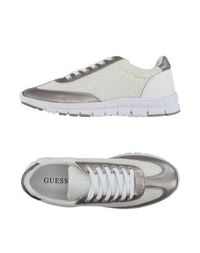 Низкие кеды и кроссовки Guess