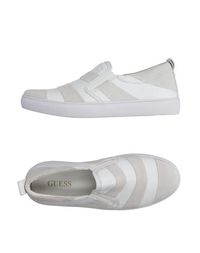 Низкие кеды и кроссовки Guess