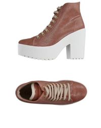 Высокие кеды и кроссовки Guess