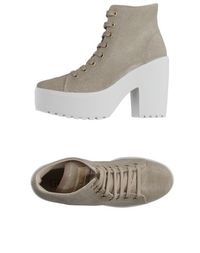 Высокие кеды и кроссовки Guess