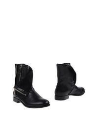 Полусапоги и высокие ботинки Casadei
