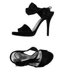 Сандалии Stuart Weitzman